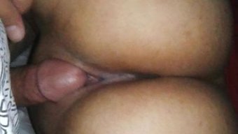 在高清视频中自慰朱莉...