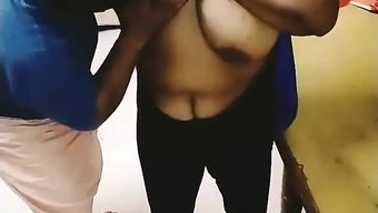 胖女人在口对口的惊险表演