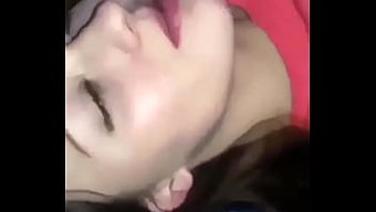 女友给了一个懒散的口交