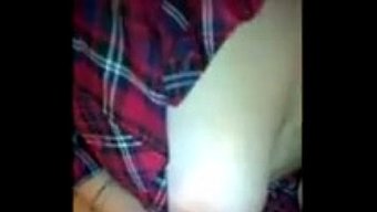 第一次在镜头前:亚洲...