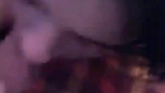 阿拉伯女友喜欢吸男友的鸡巴
