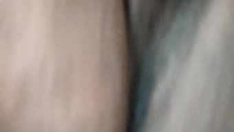 最大的乳房,最小的阴...