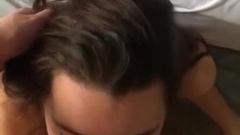 自制视频捕捉到这对恩...