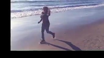 Pov海滩性爱,大胸部熟女