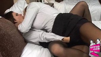 剃光阴户的女同性恋快感