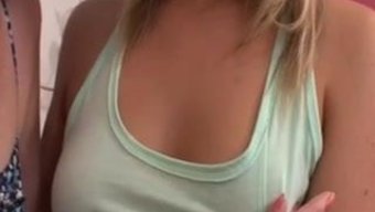 成熟的继母给继女一个...