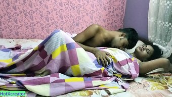 大胸部的女人被舔阴部...