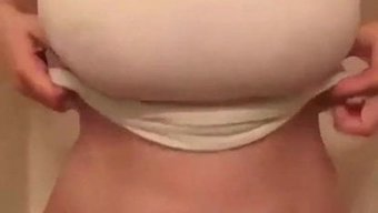 我喜欢乳房:对丰满的...