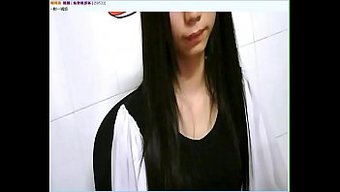 少女(18+)沉迷于...