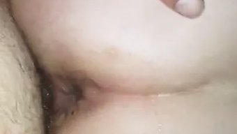 熟女在三人行中被操屁股