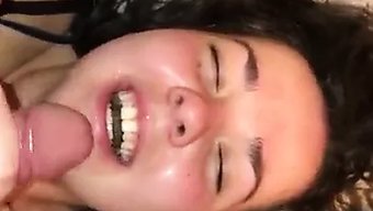紧致的少女被大鸡巴操...