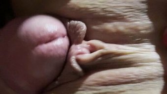 德国夫妇享受一些激烈的性爱