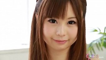 日本少女在高清视频中...