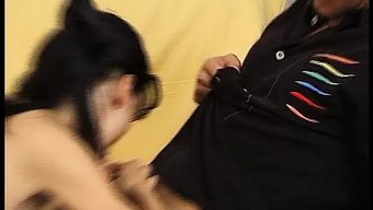 伊莎贝拉的避孕套游戏...