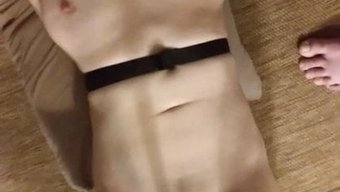 甜美的宝贝妻子在荡妇...
