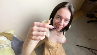 继妹用避孕套给专家口交快感