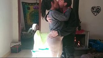 大屁股继妹把昨天玩得...