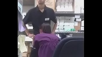 印度商店女孩的热辣口交会话