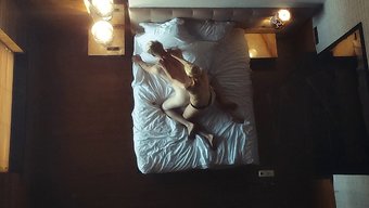 欧洲金发女郎用假阳具...