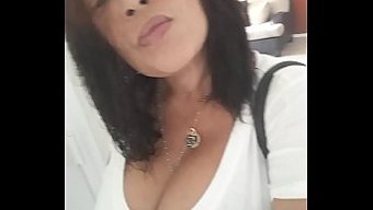 跳舞时展示你性感的肚子