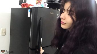 西班牙熟女给继兄一个...