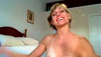 德国熟女体验强烈的快感