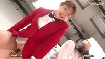 大屁股的日本妻子被打...