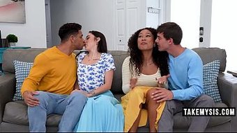 我帮继妹做家务,她也赏我好