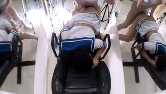 少女(18+)在学校...