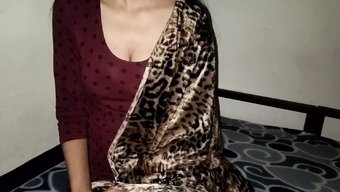 18岁的印度女孩在真...