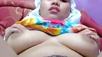 18岁的印尼少女被打...
