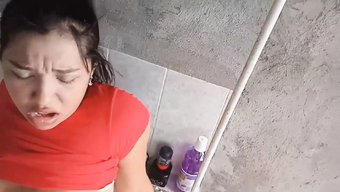 大屁股的哥伦比亚少女...
