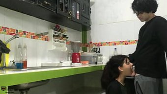看我给你口交并在第三...