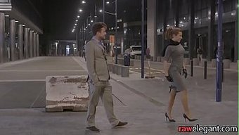 欧洲美女与美国人和拉...