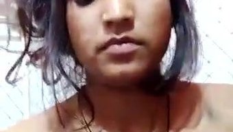 这个铁杆印度女孩的热...