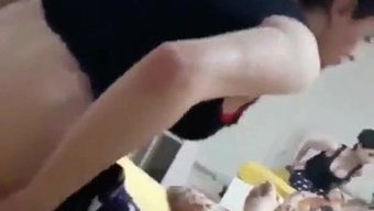 老板与男性伴侣的粗暴性爱