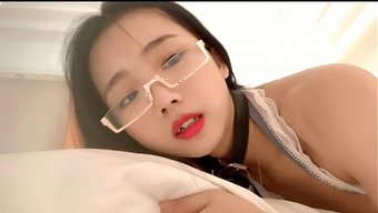 女主角愿意见面约