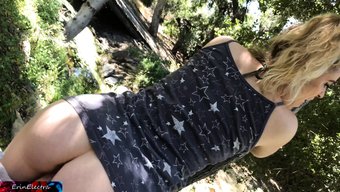 少女女儿享受园丁的大...