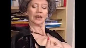 成熟的女士们被操得满...