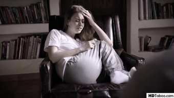 一位变态治疗师满足了欲望
