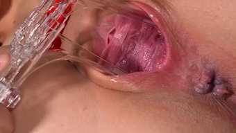 大自然奶子和剃光的逼...