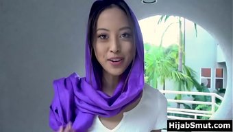 一个饥渴的穆斯林少女...
