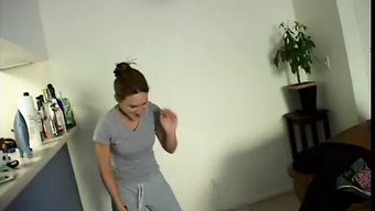 跨种族18+美国美女...