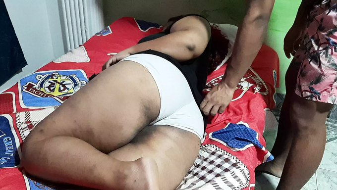 业余家庭主妇和女佣沉迷于激情的邂逅