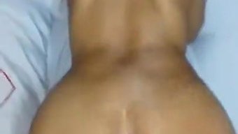 扮演荡妇的角色