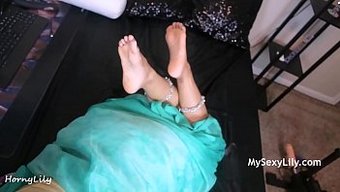 成熟的印度继母给她的...