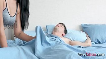 继母口交和屁眼性交