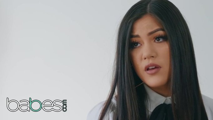 Kendra Spade和stirling Cooper在热辣的宝贝场景中