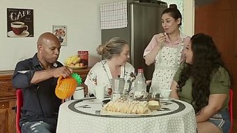 淫荡的大家庭 - 丈...