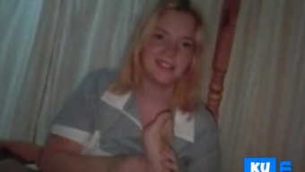 热辣的熟女妻子深深地口交